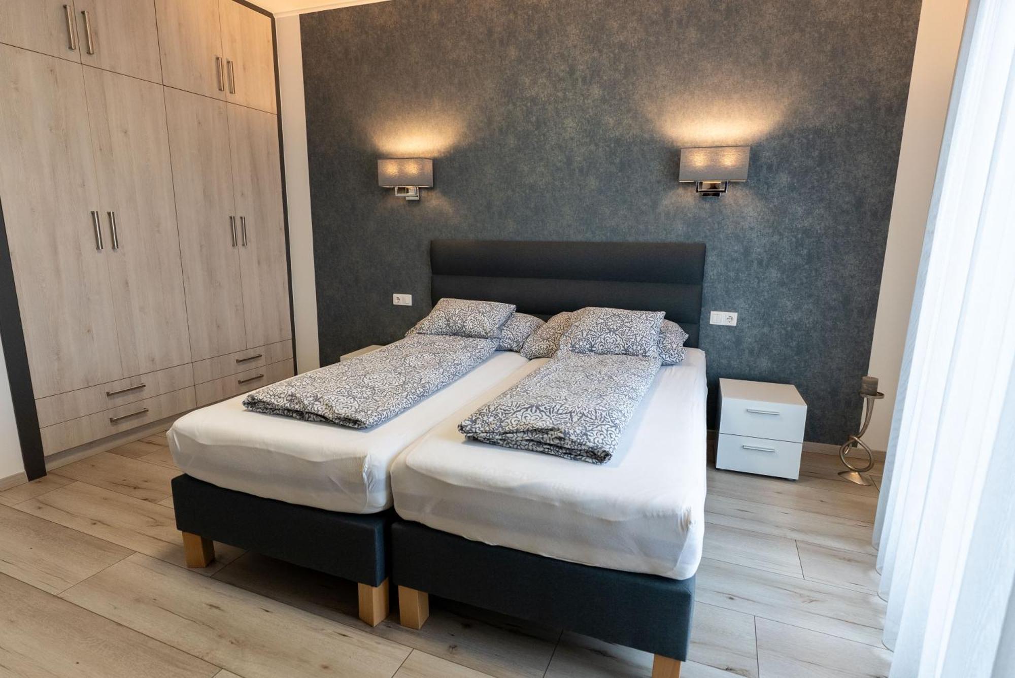 Jokai Apartman Dunafoldvar Eksteriør billede